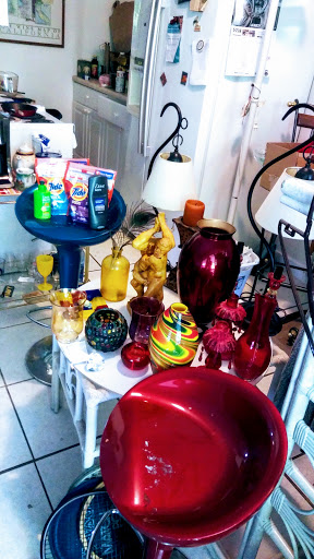 Thrift Store «OddBalls Nifty Thrift», reviews and photos, 530 NE 13th St, Fort Lauderdale, FL 33304, USA