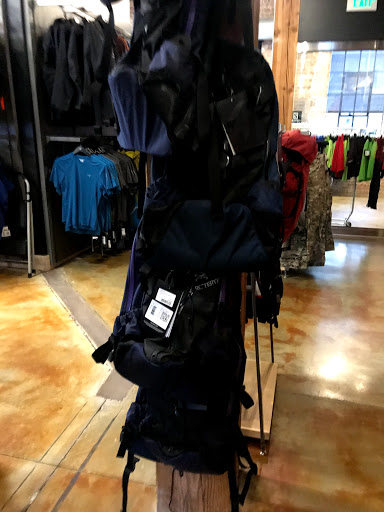 Outdoor Sports Store «Amer Sports Factory Outlet», reviews and photos, 2030 Lincoln Ave, Ogden, UT 84401, USA