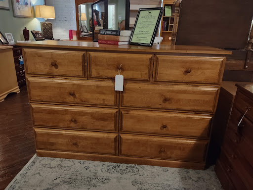 Used Furniture Store «Hometown Refurnishing», reviews and photos, 24 E Main St, Ephrata, PA 17522, USA