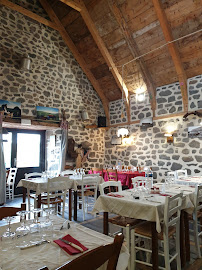 Atmosphère du Restaurant français Buron des Estives à Allanche - n°18