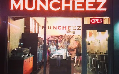 Muncheez Creperie image