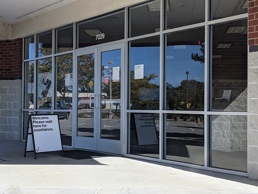 Cell Phone Store «Verizon Authorized Retailer - A Wireless», reviews and photos, 7029 Forest Hill Ave, Richmond, VA 23225, USA