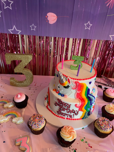 Cupcake Shop «Smallcakes: A Cupcakery of Naperville», reviews and photos, 115 E Ogden Ave #119, Naperville, IL 60563, USA