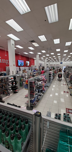 Shopping Mall «Glen Oaks Shopping Center», reviews and photos, 255th St, Glen Oaks, NY 11004, USA