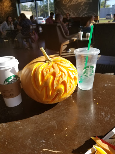 Coffee Shop «Starbucks», reviews and photos, 2034 N Highland Ave, Jackson, TN 38305, USA