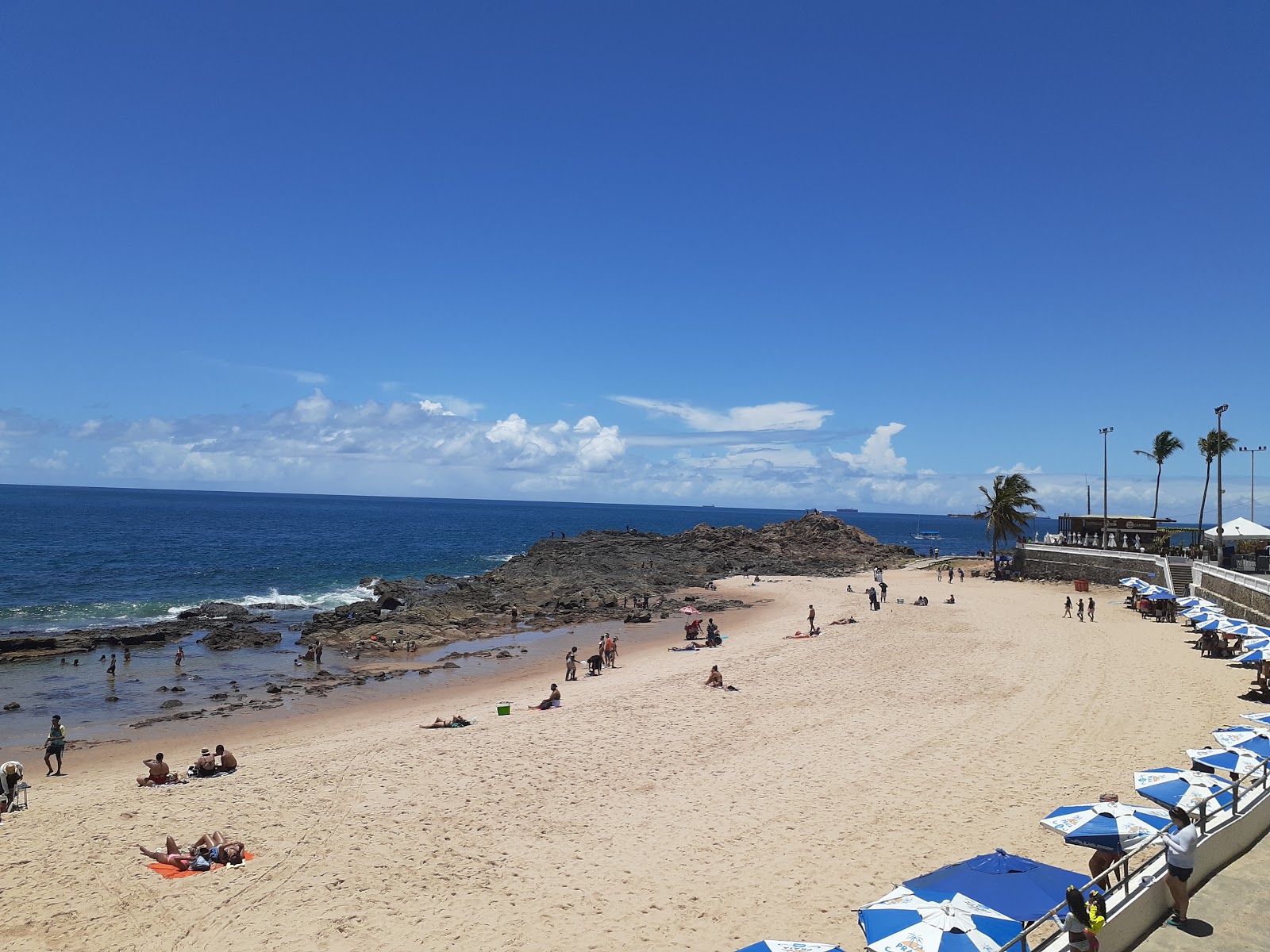 Foto von Pituba Beach mit beiger sand Oberfläche