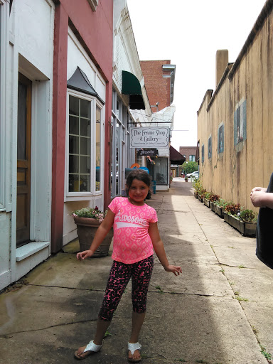 Antique Store «Downtown Antiques Mall», reviews and photos, 1 Court Square, West Plains, MO 65775, USA