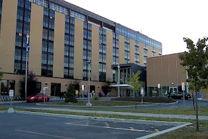 Hôpital Charles-Le Moyne image