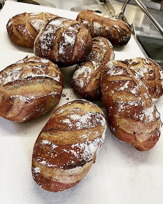 Le Fournil de Flavigny-Sur-Ozerain - Bakery & Shop à Flavigny-sur-Ozerain