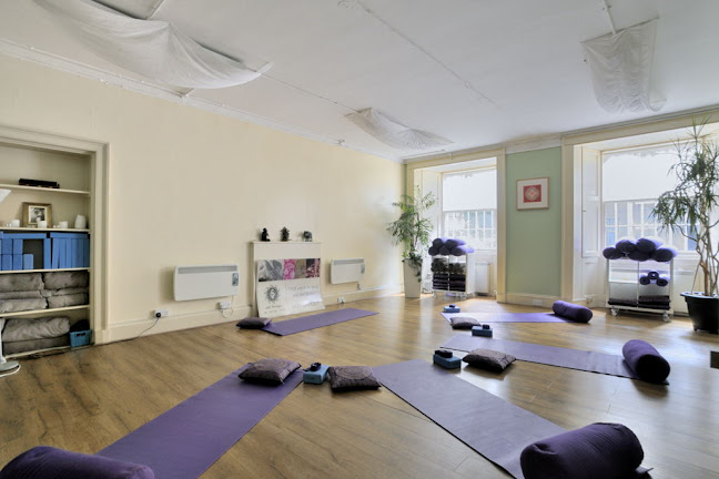 Reviews of OMH Therapies Yoga & Meditation Studio Edinburgh in Edinburgh - Massage therapist