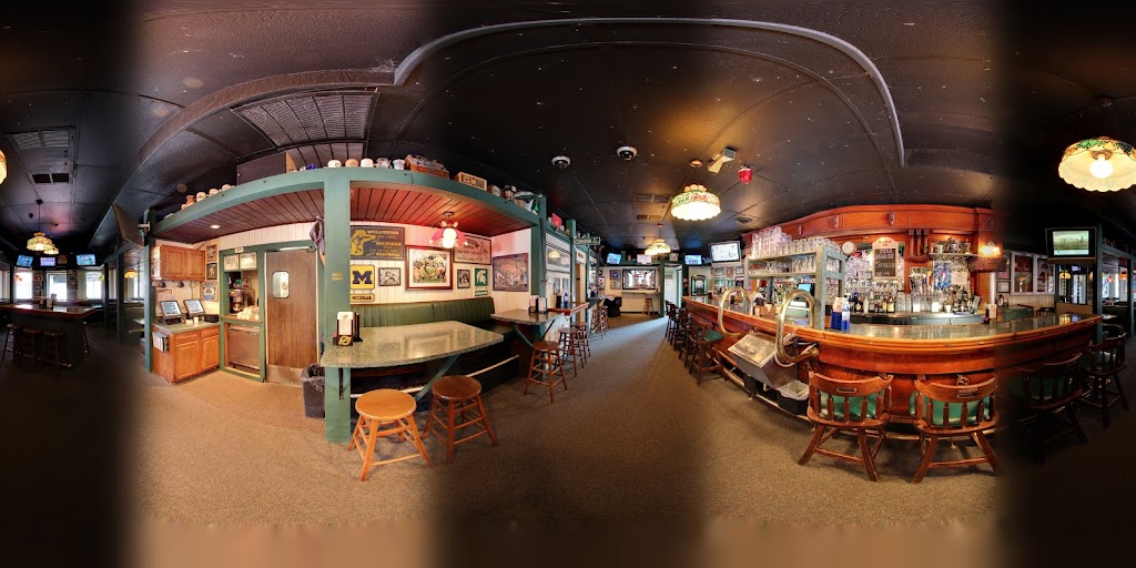 Stella's Black Dog Tavern 48170