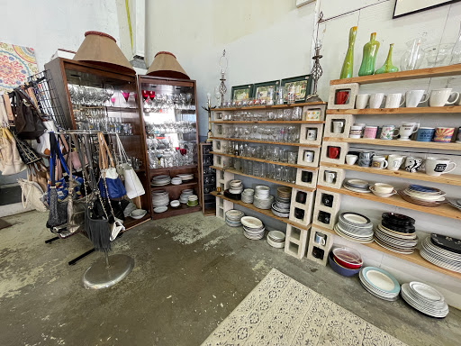 Thrift Store «Kauai Humane Society: Blooming Tails Resale Store», reviews and photos