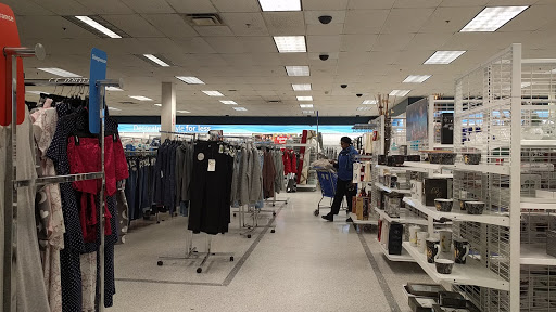Clothing Store «Ross Dress for Less», reviews and photos, 1170 Nixon Dr, Mt Laurel, NJ 08054, USA