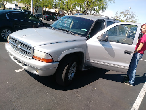 Used Car Dealer «Valley Auto Center», reviews and photos, 3199 W McDowell Rd, Phoenix, AZ 85009, USA