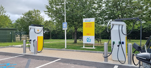 Borne de recharge de véhicules électriques Shell Recharge Charging Station Malleville-sur-le-Bec