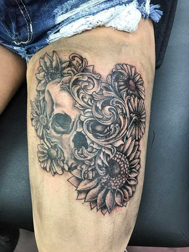 Tattoo Shop «Bad Apple Tattoo Company», reviews and photos, 3225 E Washington Ave, Madison, WI 53704, USA