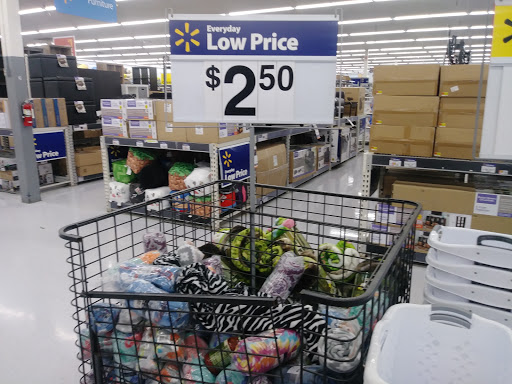 Discount Store «Walmart», reviews and photos, 13020 Riverdale Dr NW, Coon Rapids, MN 55448, USA