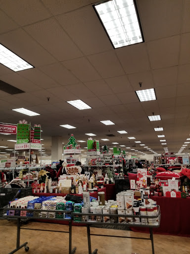 Clothing Store «Burlington Coat Factory», reviews and photos, 4701 N Harlem Ave, Harwood Heights, IL 60706, USA