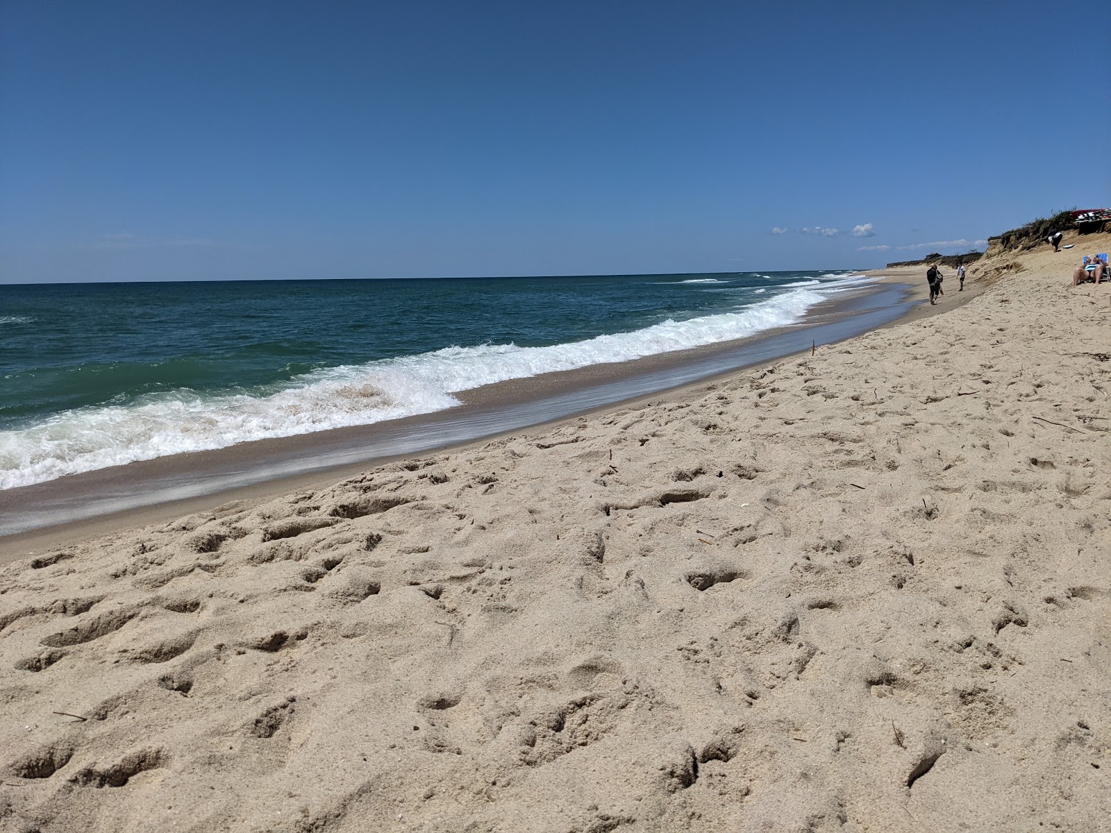 Foto av Miacomet Beach med lång rak strand