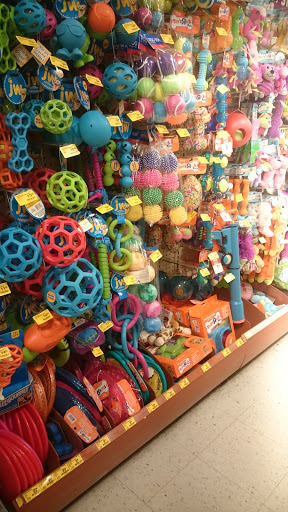 Pet Supply Store «PetSmart», reviews and photos, 215 N Burkhardt Rd, Evansville, IN 47715, USA