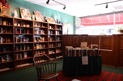 Book Store «Centuries & Sleuths Bookstore», reviews and photos, 7419 Madison St, Forest Park, IL 60130, USA