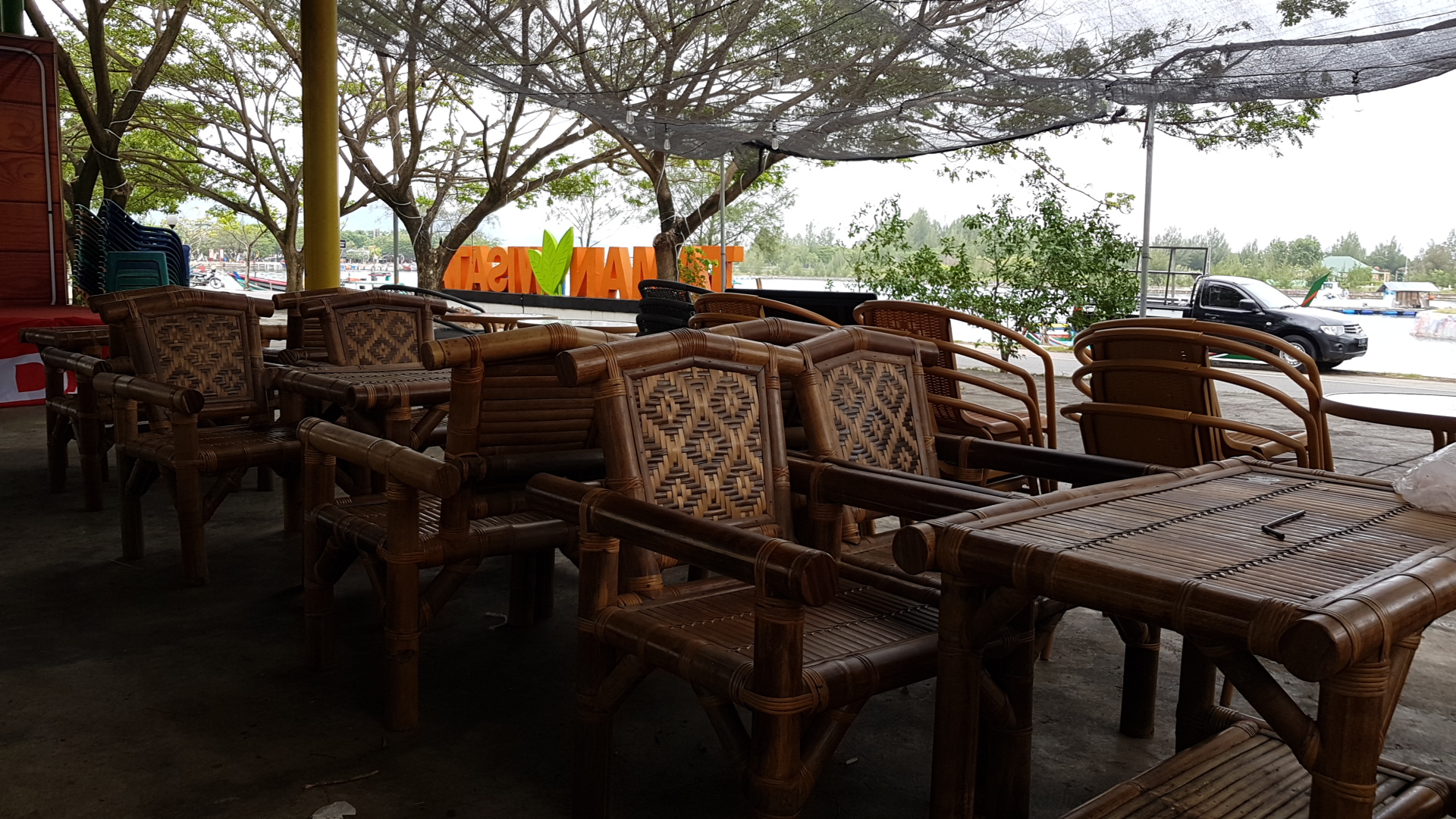 Nyohoka Cafe: Harga Tiket, Foto, Lokasi, Fasilitas dan Spot