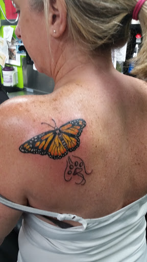 Tattoo Shop «InkHeart Tattoo», reviews and photos, 208 N Chestnut St, Chaska, MN 55318, USA