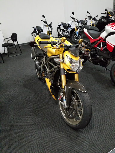 BMW Motorcycle Dealer «BMW Motorcycles of Burbank», reviews and photos, 2913 N Ontario St, Burbank, CA 91504, USA