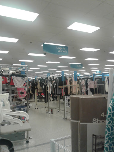 Clothing Store «Ross Dress for Less», reviews and photos, 7487 N Blackstone Ave, Fresno, CA 93720, USA