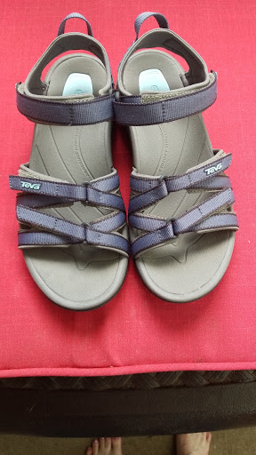 Shoe Store «DSW Designer Shoe Warehouse», reviews and photos, 4250 Summit Plaza Dr, Louisville, KY 40241, USA