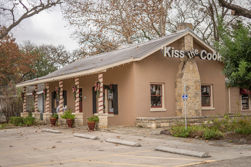 Kitchen Supply Store «Kiss The Cook Kitchen Shop», reviews and photos, 113 E Theissen St, Boerne, TX 78006, USA