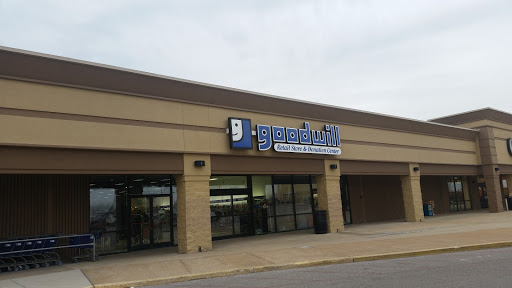 Thrift Store «Goodwill Retail Store of Glen Carbon», reviews and photos