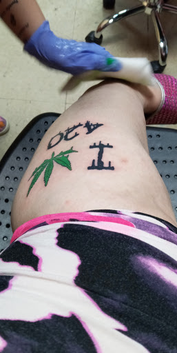 Tattoo Shop «Electric Sunset Tattoo», reviews and photos, 112 N Magnolia St, Rockport, TX 78382, USA