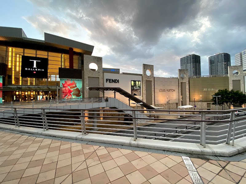 Otsレンタカー Tギャラリア沖縄店 Dfs営業所 沖縄県那覇市おもろまち レンタカー ガソリンスタンド グルコミ