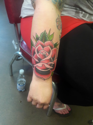 Tattoo Shop «Mr Tattoo», reviews and photos, 10387 SE Main St, Milwaukie, OR 97222, USA