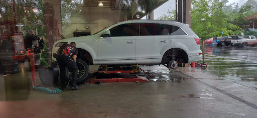 Tire Shop «Discount Tire Store - Tualatin, OR», reviews and photos, 9606 SW Tualatin-Sherwood Rd, Tualatin, OR 97062, USA