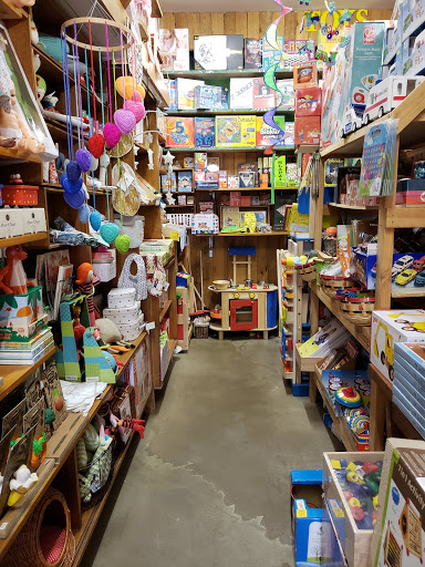 Treetop Toy Shop