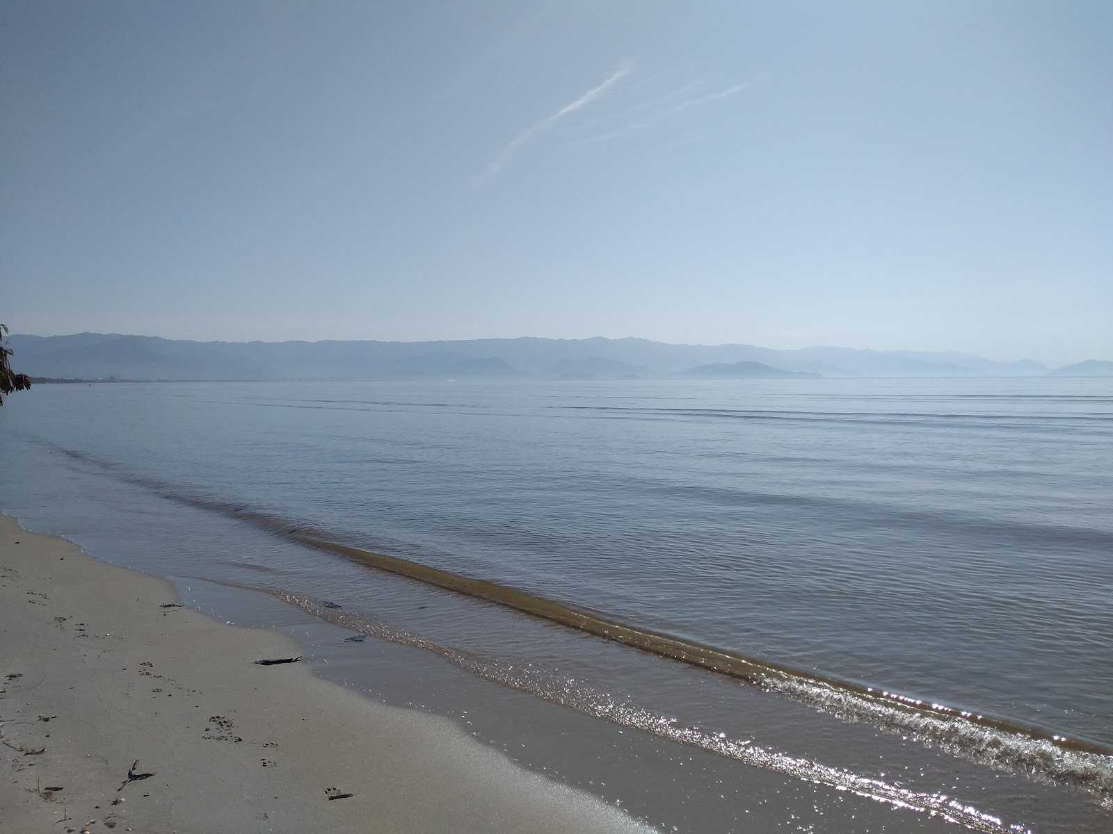 Foto av Enseada stranden med en rymlig kustlinje