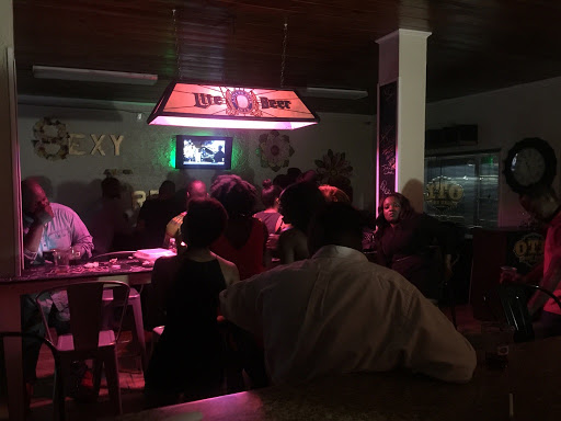 Hookah Bar «OTL Smoke Shop And Lounge», reviews and photos, 4109 Henderson Blvd, Tampa, FL 33629, USA