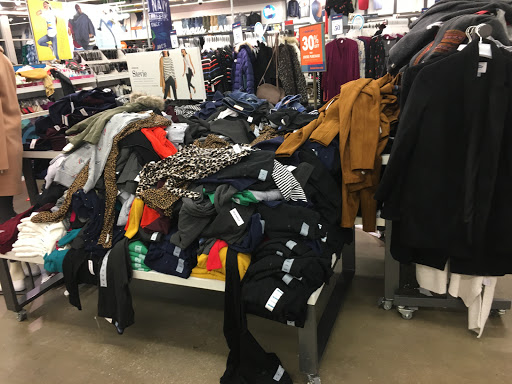 Clothing Store «Old Navy», reviews and photos, 8 Allstate Rd, Boston, MA 02125, USA