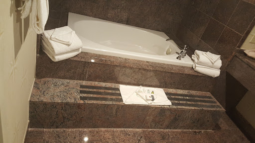 Hotel «DoubleTree by Hilton Hotel Los Angeles - Norwalk», reviews and photos, 13111 Sycamore Dr, Norwalk, CA 90650, USA