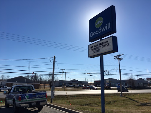 Thrift Store «Goodwill Store», reviews and photos, 1602 W McClain Ave, Scottsburg, IN 47170, USA