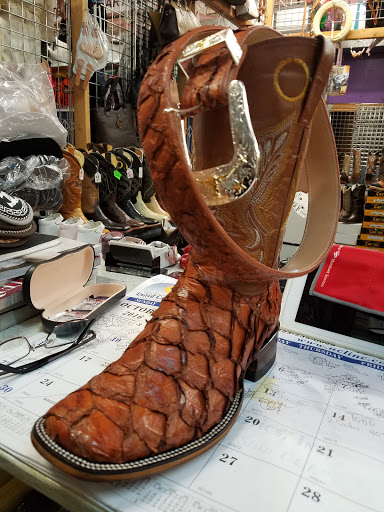 Shopping Mall «Bazaar El Royal Shopping Mall», reviews and photos, 2534 Royal Ln, Dallas, TX 75229, USA