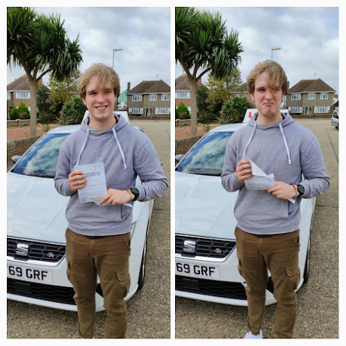 Reviews of Driving Lessons with Rich(Shoreham by Sea & surrounding areas) in Brighton - Driving school