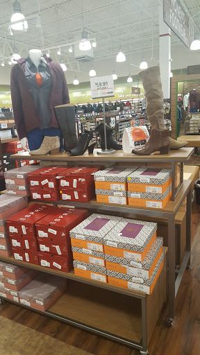 Outdoor Sports Store «Sierra Trading Post», reviews and photos, 5916 Barnes Rd, Colorado Springs, CO 80922, USA