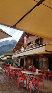 Atmosphère du Restaurant LOU PACHRAN BIKE & BOUGNETTES à Passy - n°2