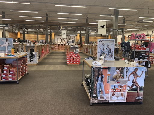Shoe Store «DSW Designer Shoe Warehouse», reviews and photos, 1366 Hooper Ave, Toms River, NJ 08753, USA