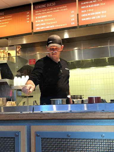 Mexican Restaurant «Chipotle Mexican Grill», reviews and photos, 387 George St, New Brunswick, NJ 08901, USA