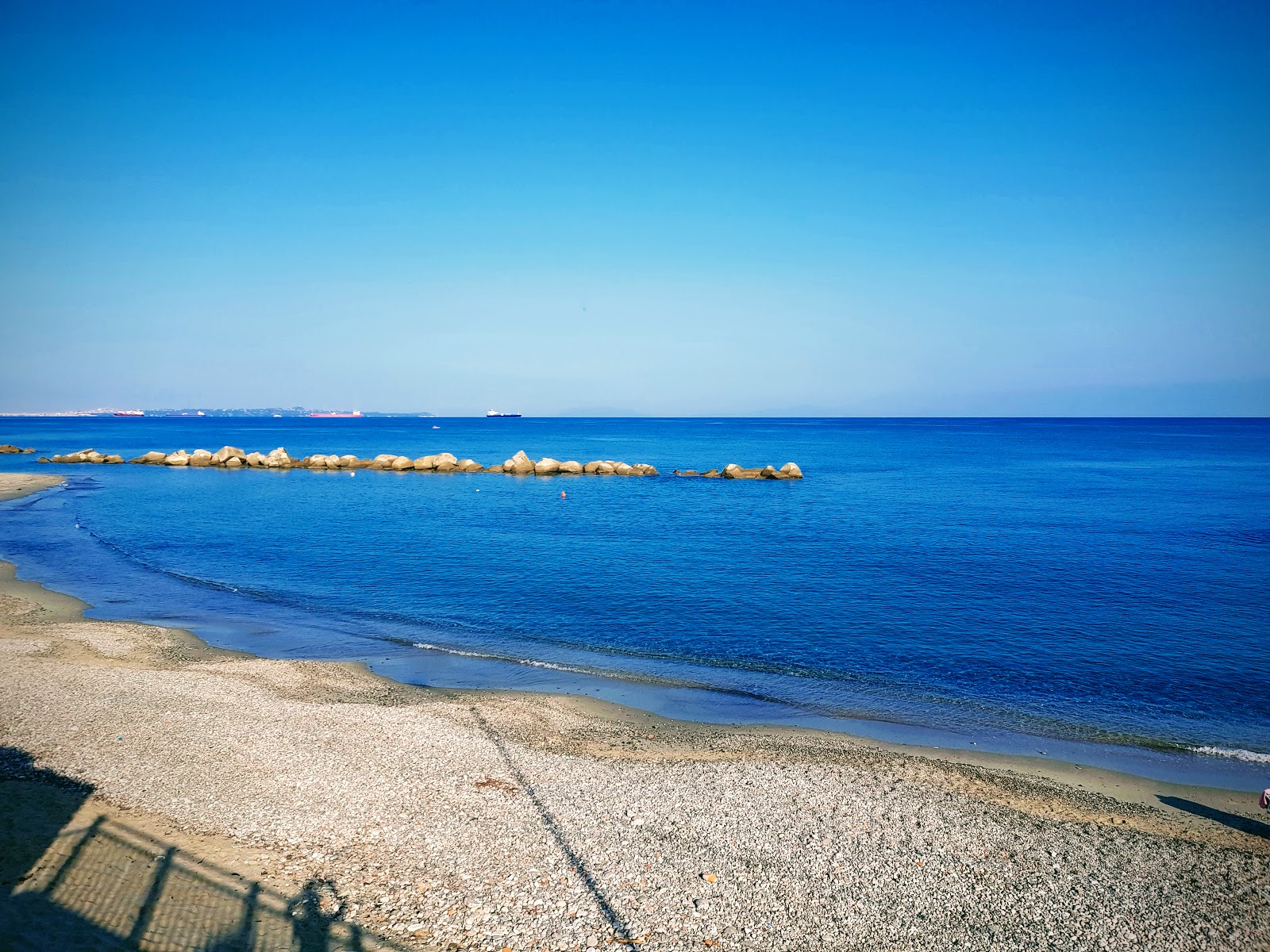 Fotografija Rometta Marea beach z dolga ravna obala
