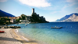 Foto di Paina Beach e l'insediamento